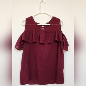 Large, Burgundy "cold shoulder" blouse with elastic ruffle sleeves (short).